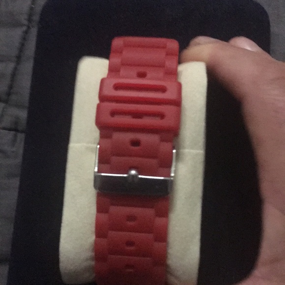 watch - Picture 4 of 4